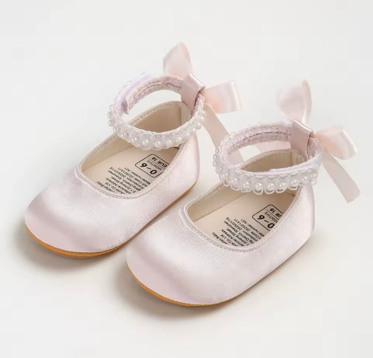 Pearls crib shoes