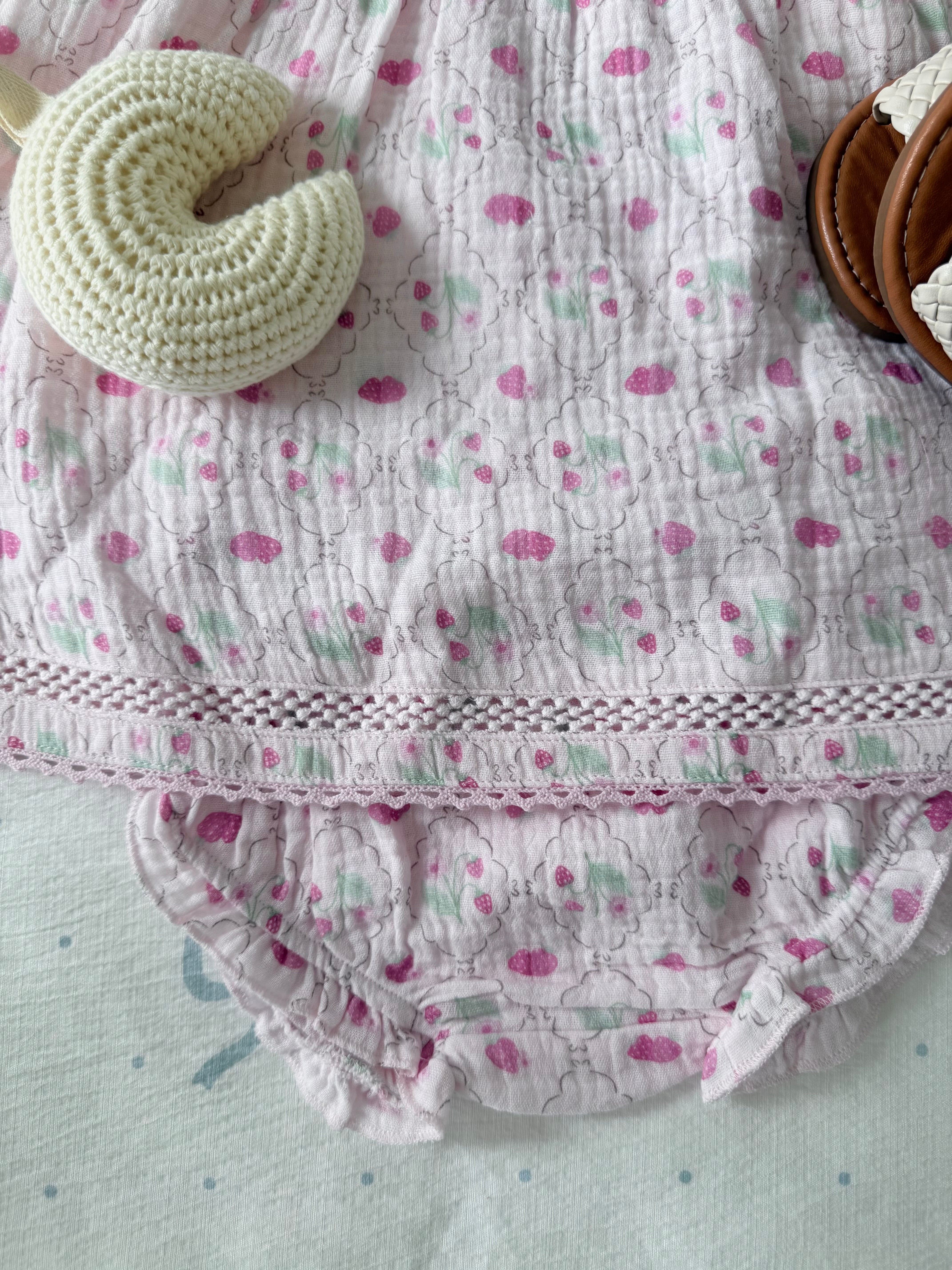 Strawberries organic cotton set
