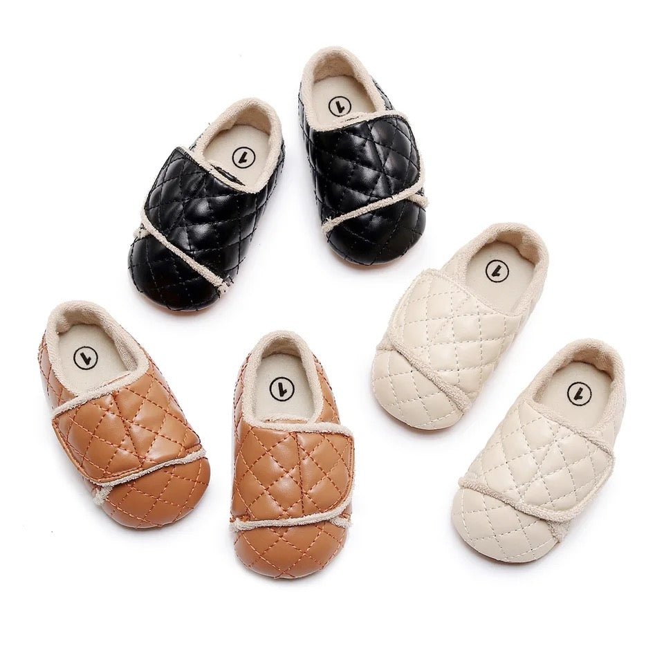 Quilted crib shoes