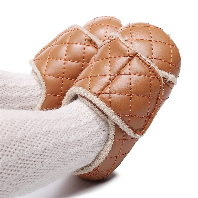 Quilted crib shoes