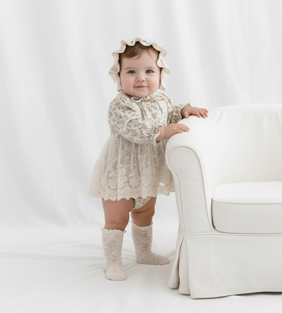 Melanie set