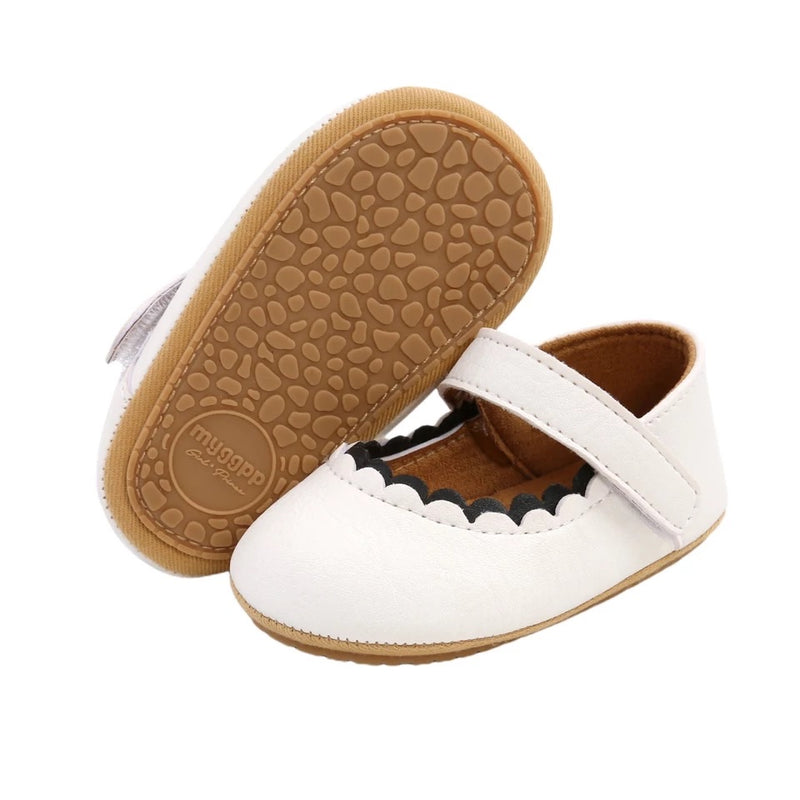 Lexie crib shoes