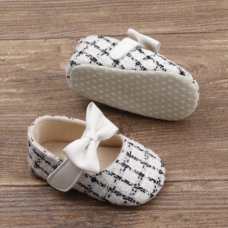 Leah crib shoes