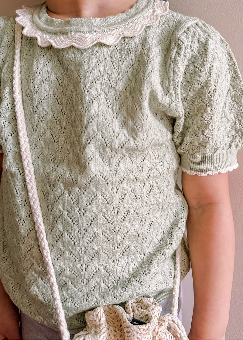 Short sleeve knitted blouse